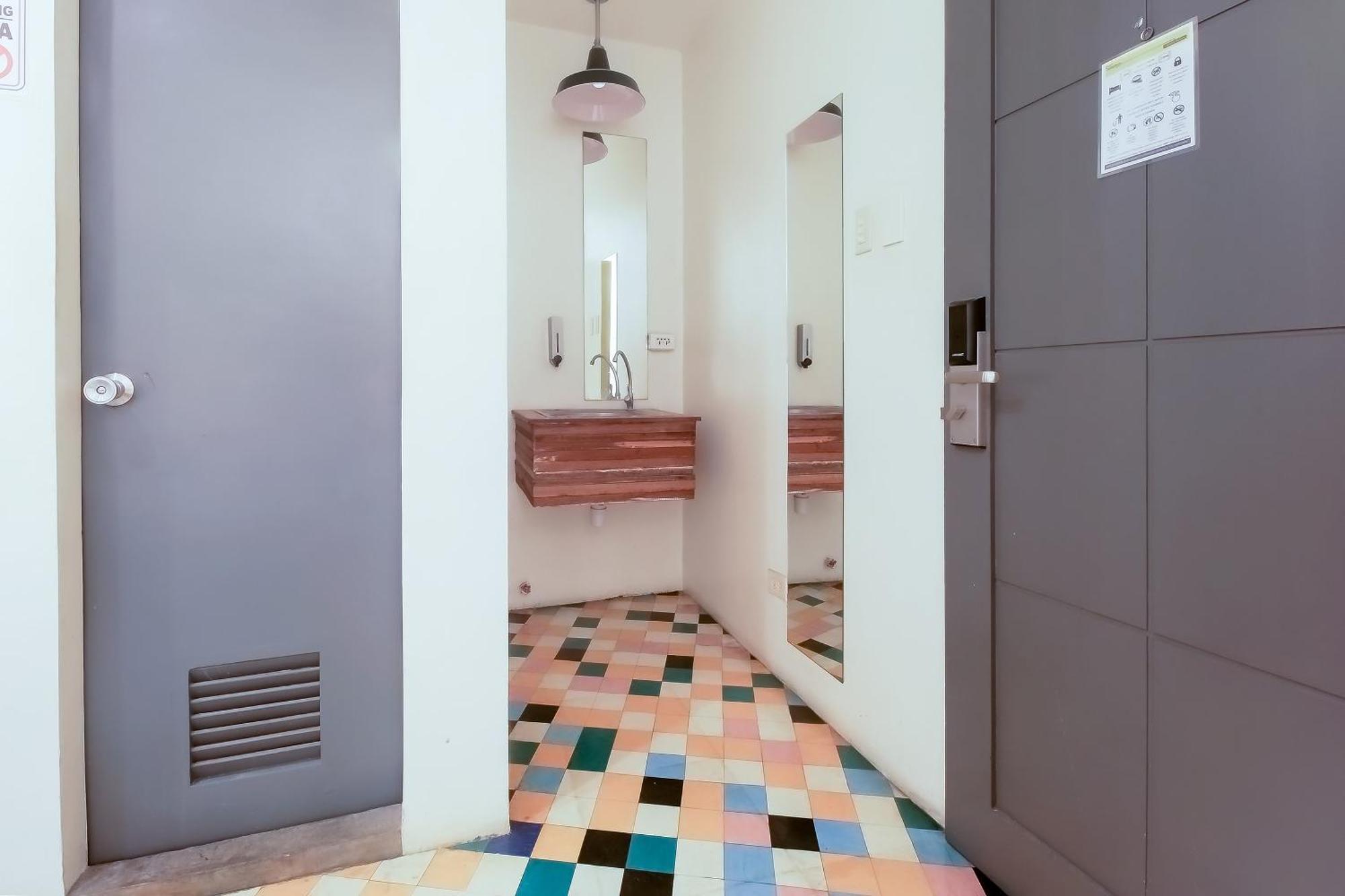 Spot On Junction Hostel Μακάτι Εξωτερικό φωτογραφία