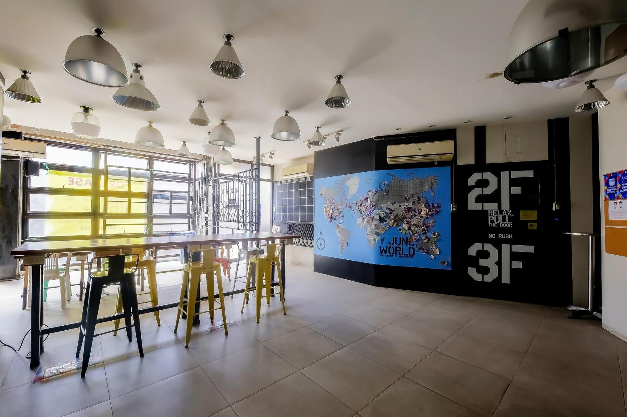 Spot On Junction Hostel Μακάτι Εξωτερικό φωτογραφία