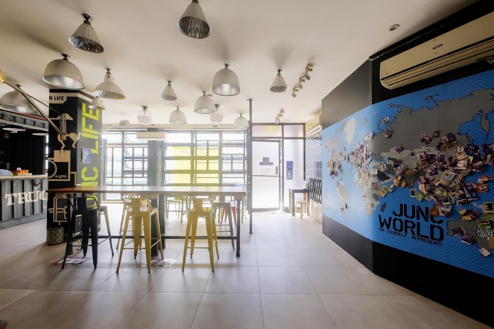 Spot On Junction Hostel Μακάτι Εξωτερικό φωτογραφία