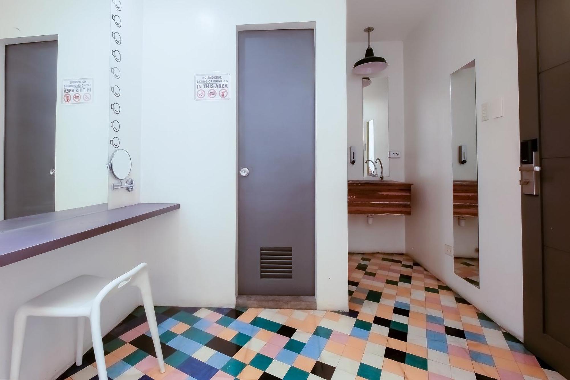 Spot On Junction Hostel Μακάτι Εξωτερικό φωτογραφία