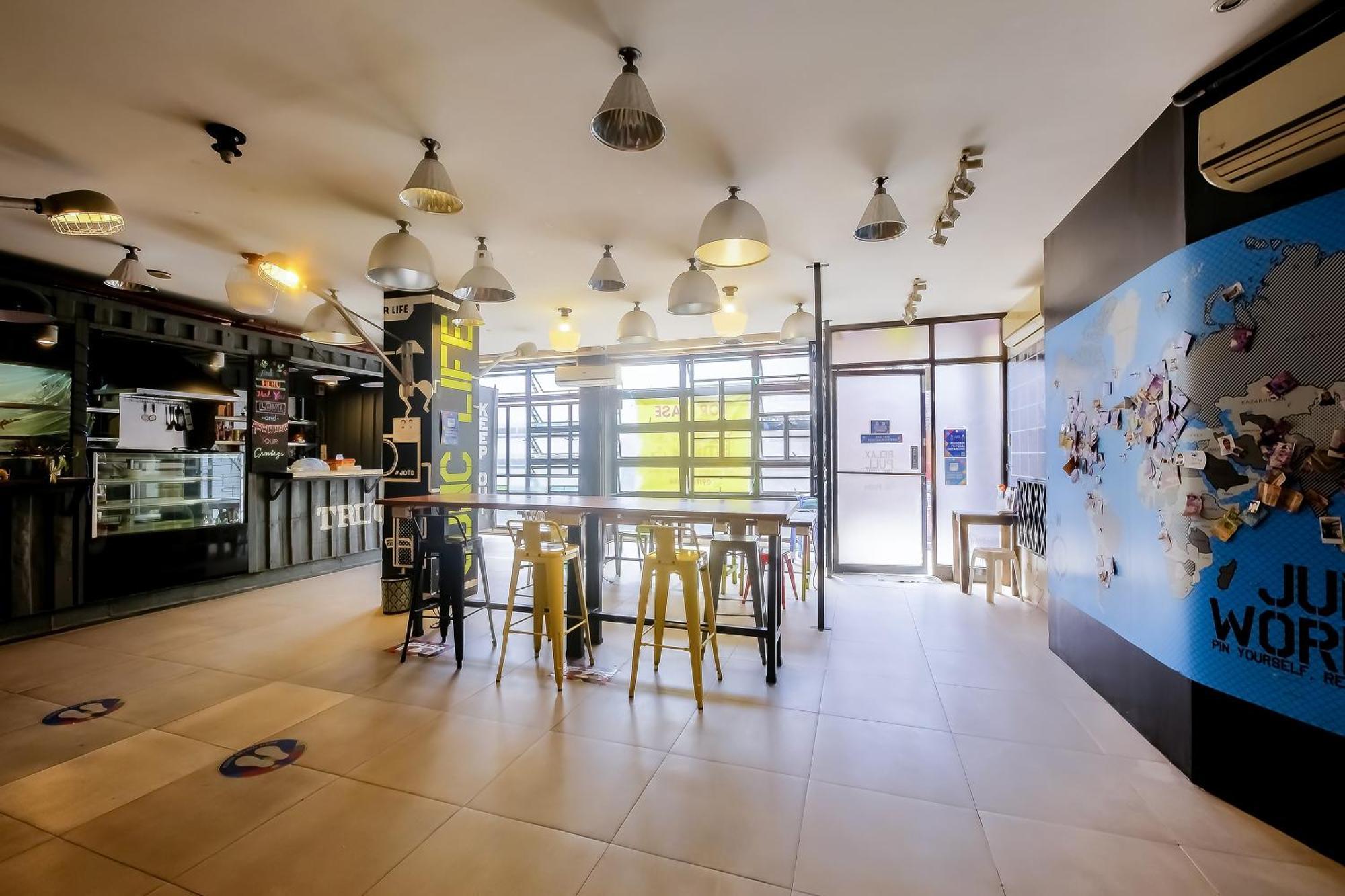 Spot On Junction Hostel Μακάτι Εξωτερικό φωτογραφία